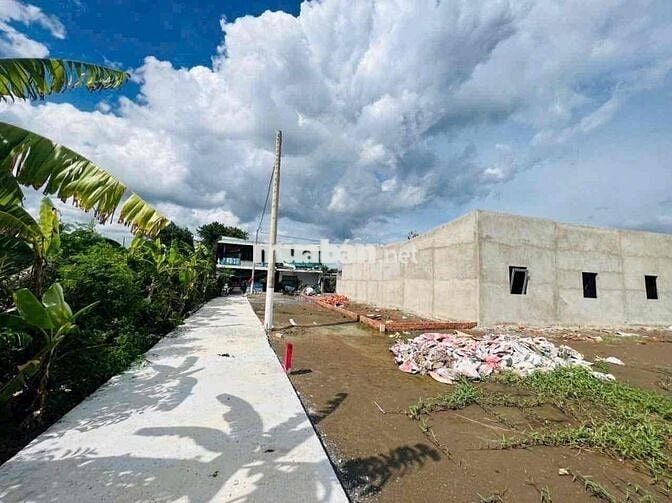 5 Nền F0 Ngay Chợ Hưng Long 4,3 x 20m . Có Sẵn Giấy Phép Xây Dựng. SHR