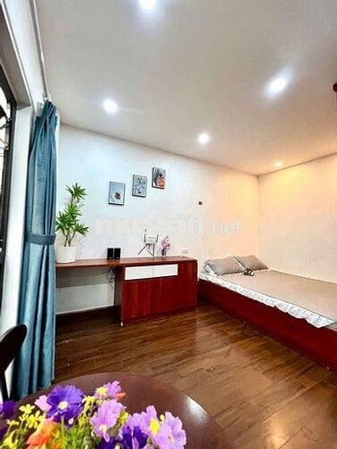 Siêu HOT CCMN 30m2 Full nội thất. Phòng rộng, cửa sổ thoáng_ Hoàng Cầu