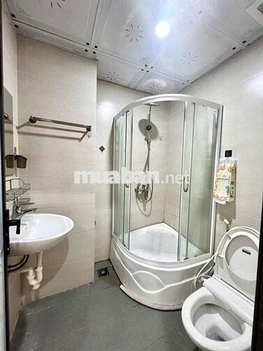 Siêu HOT CCMN 30m2 Full nội thất. Phòng rộng, cửa sổ thoáng_ Hoàng Cầu