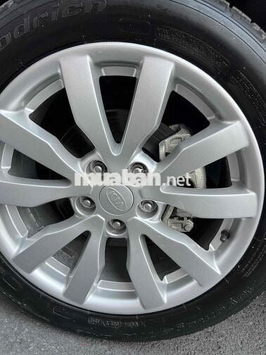 Kia Carens 2.0AT cuối 2011  trắng, đi đúng 96 ngàn
