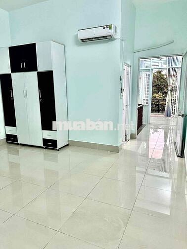 CHO THUÊ NHÀ NGAY ĐƯỜNG SỐ 4 LINH TÂY 2PN 2WC HẺM Ô TÔ Ở + VPCTY
