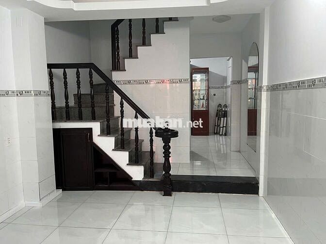 Cho thuê Nhà phố, mới đẹp, 105m2, gần KCX, KDC Nam Long, Q.7
