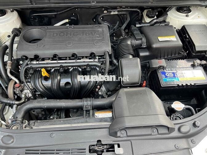 Kia Carens 2.0AT cuối 2011  trắng, đi đúng 96 ngàn