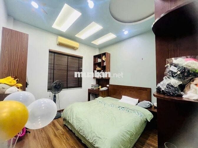 Bán Nhà Trần Thái Tông Cầu Giấy Lô Góc Gần ĐHQG. 42m 5 tầng 9.8 tỷ