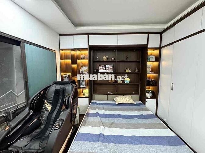tân mai 1 nhà ra phố. siêu thị trường học ngân hàng. trường đại học
