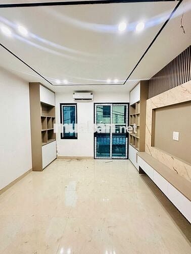 Bán Nhà Nguyễn Khánh Toàn Cầu Giấy 2 Thoáng Ô Tô 45m 5 tầng 9.2 tỷ