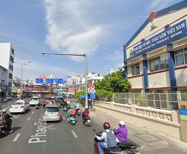 Mặt Tiền Phan Đăng Lưu 150m2 2 Tầng Gần Đèn XanhĐỏ Ngay Ngã 4 PhúNhuan