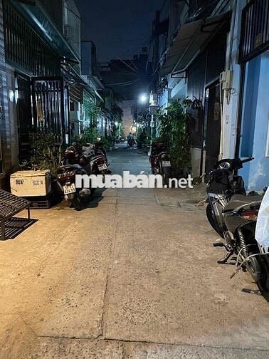 Nhà trống, 40m2, gác lửng, 1 phòng ngủ, 1 bếp, 1 toilet, q.Bình Tân