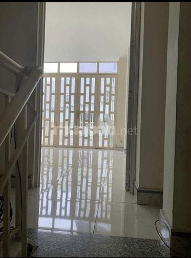 Cho thuê nhà hẻm 4m (BG) Lạc Long Quân, P.5, Q.11 giá 11tr
