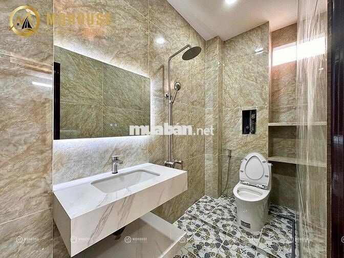 STUDIO MASTER BAN CÔNG CỬA SỔ TRỜI FULL NỘI THÂT NGAY ĐẠI HỌC VHU