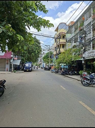 Cho thuê nhà hẻm 4m (BG) Lạc Long Quân, P.5, Q.11 giá 11tr