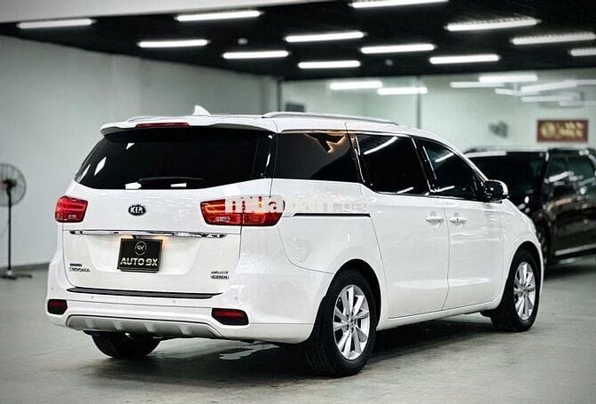 KIA SEDONA 2.2L 2019 DẦU CAO CẤP - MÀU TRẮNG