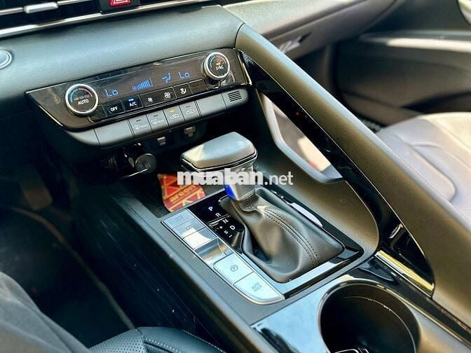 Hyundai Elantra 2024 1.6 AT Đặc biệt