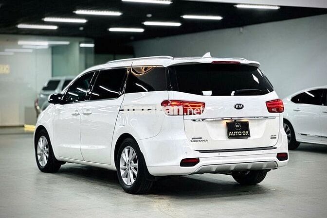 KIA SEDONA 2.2L 2019 DẦU CAO CẤP - MÀU TRẮNG