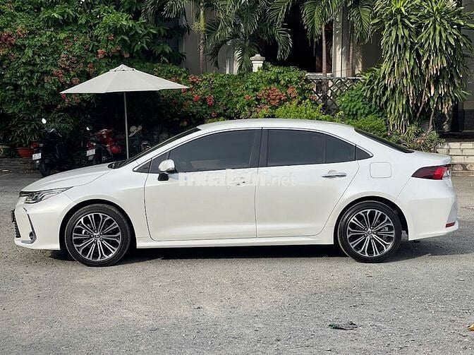 Toyota Corolla Altis 2023 1.8G - 12000 km