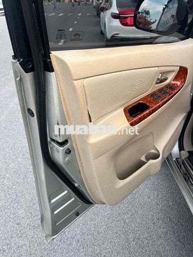 Toyota Innova 2008 G - 150000 km
