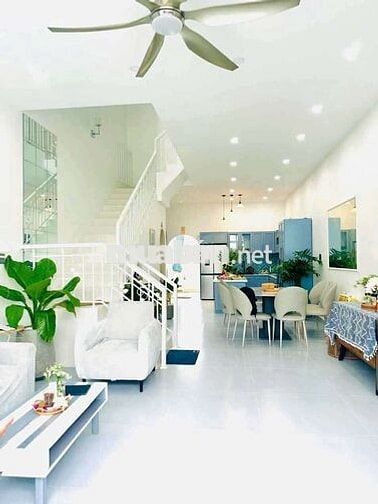 Nhà 3 tầng mới - trục thông sông, biển, sát khu KĐT FPT, biển Tân Trà