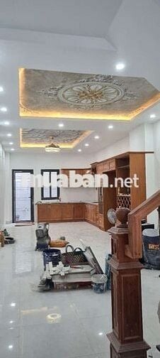 CHO THUÊ TẦNG TRỆT NHÀ HẺM XE HƠI – PHÙ HỢP MỞ CÔNG TY, VĂN PHÒNG