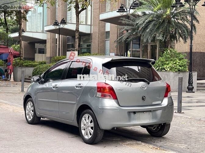 Toyota Yaris 2011 màu Bạc Sản xuất: 2011
