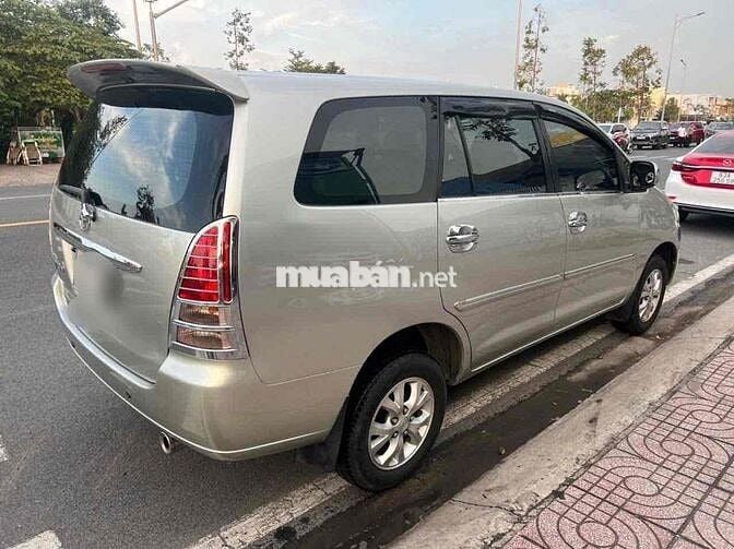 Toyota Innova 2008 G - 150000 km