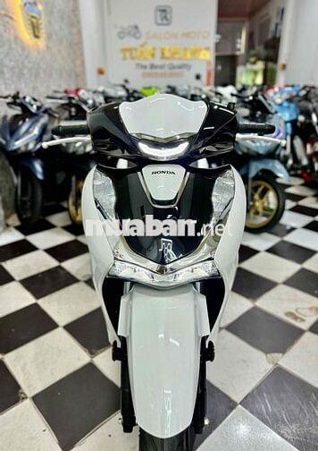 ❤️Honda SH 160 2024 3389Km, Biể Vip 99699