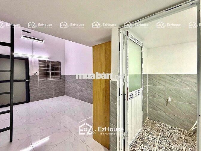 PHÒNG CÓ GÁC ĐI BỘ QUA ĐẠI HỌC CÔNG THƯƠNG