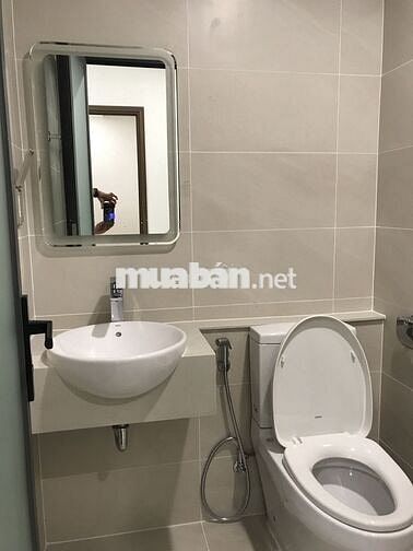bán gấp CH Sài Gòn Town, Q. Tân Phú DT 72m2 2PN - 2WC Gía 1tỷ750 Có TL
