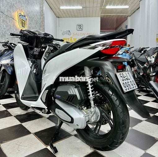 ❤️Honda SH 160 2024 3389Km, Biể Vip 99699