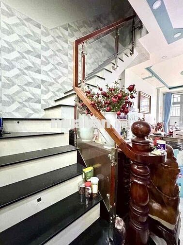 NHÀ BÁN BẾN PHÚ ĐỊNH GIÁP RANH QUẬN 6 - P16-Q8-ĐƯỜNG NHỰA 10M CÓ LỀ RD