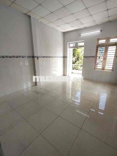 Cho thuê nhà nguyên căn 4PN gần DH SPKT