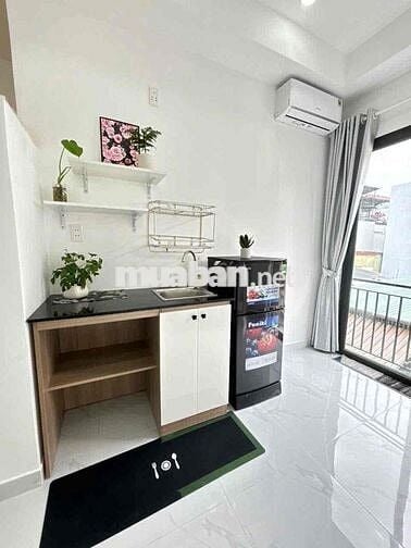 studio ban công thoáng cách vòng xoay dân chủ 500m