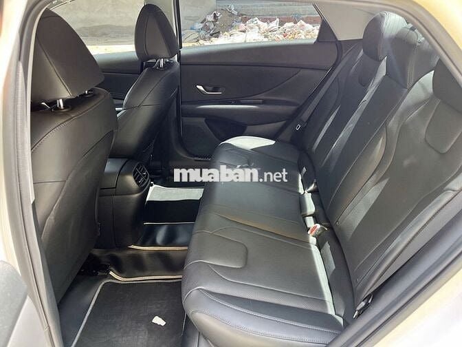 HYUNDAI ELANTRA 1.6 AT ĐẶC BIỆT 2024 GIA ĐÌNH LƯỚT