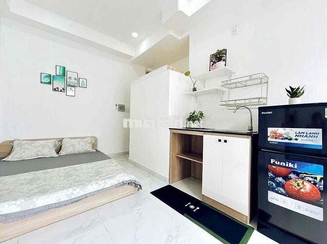 studio ban công thoáng cách vòng xoay dân chủ 500m