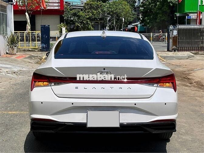 HYUNDAI ELANTRA 1.6 AT ĐẶC BIỆT 2024 GIA ĐÌNH LƯỚT