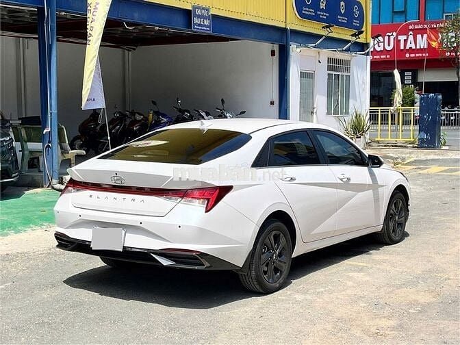 HYUNDAI ELANTRA 1.6 AT ĐẶC BIỆT 2024 GIA ĐÌNH LƯỚT
