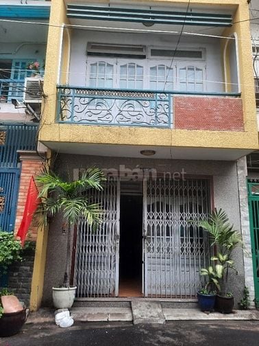 Phòng cho 1 Nữ đi làm thuê trên hẻm rộng 6 m, thuộc quận Phú Nhuận.