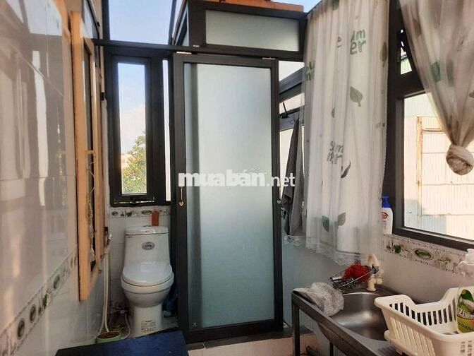 Phòng Trần Huy Liệu bao điện nước toilet riêng