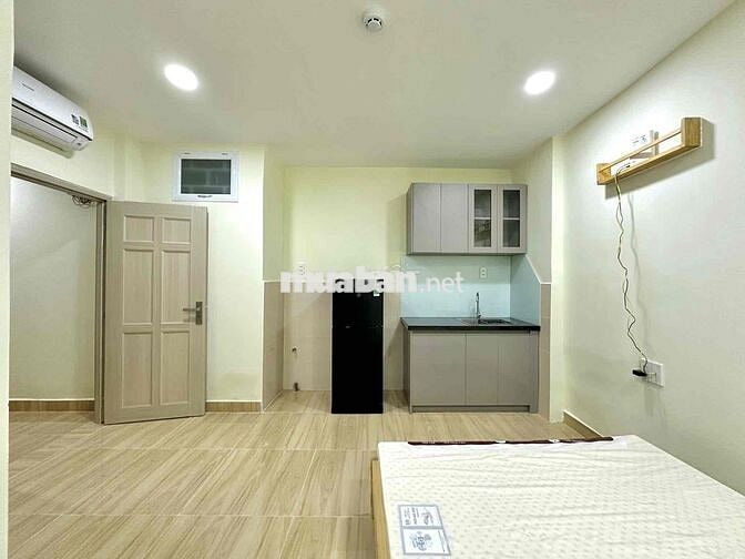 Cho Thuê Phòng Cửa Sổ Mới Đầy Đủ Nội Thất Gần Huỳnh Văn Bánh Phú Nhuận