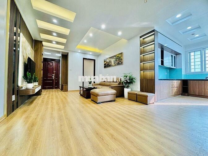Bán Nhà Trung Kính Cầu Giấy Gần Đại Học Phương Đông 45m 5Tầng Giá 9 tỷ