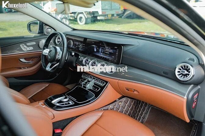 MERCEDES-BENZ E300 AMG 2020-38000km