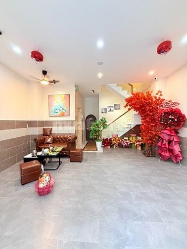 Mặt tiền Nguyễn Trọng Tuyển Phường 8 Phú Nhuận 73m2