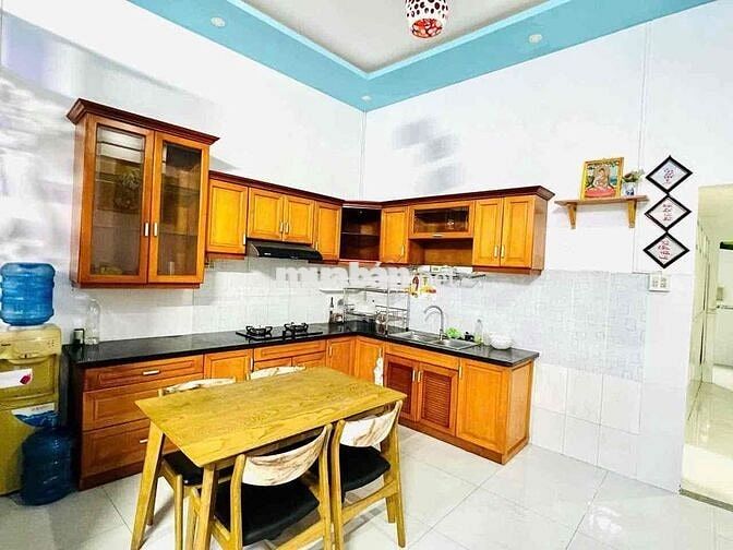 Nhà trệt lửng 3 phòng ngủ mặt tiền đường Trần Vĩnh Kiết