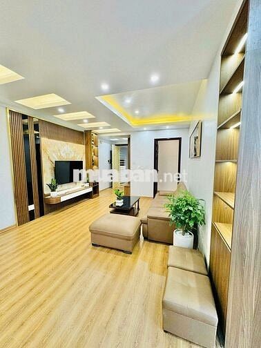 Bán Nhà Trung Kính Cầu Giấy Gần Đại Học Phương Đông 45m 5Tầng Giá 9 tỷ