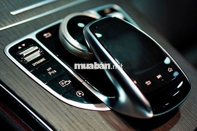 Mercedes C300 AMG 2020 – thể thao, xe cực chất