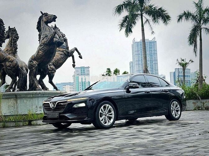 VinFast Lux A2.0 2023 - 30000 km