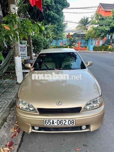 Lexus ES300 AT