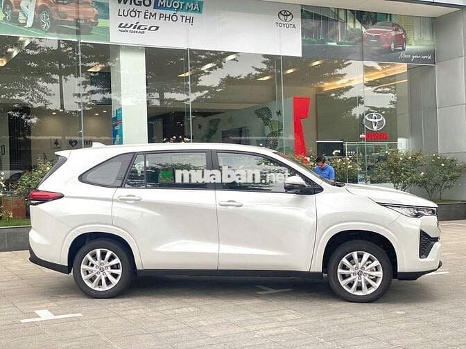 Toyota Innova Cross 2025
