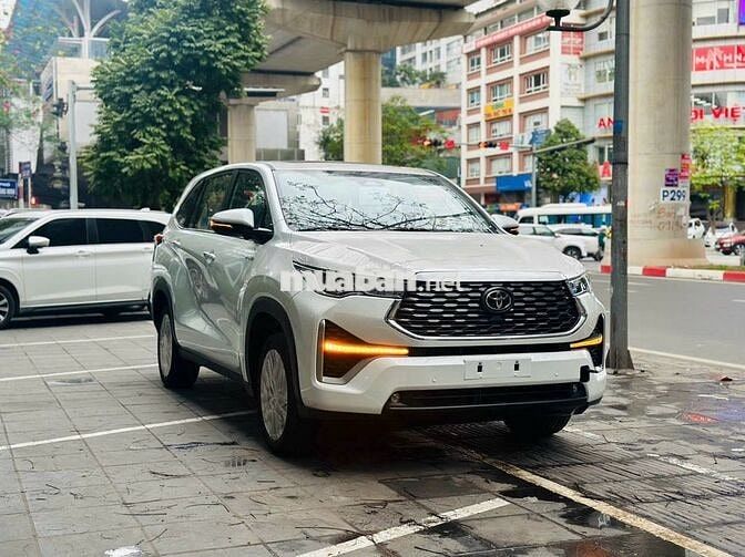 Toyota Innova Cross 2025