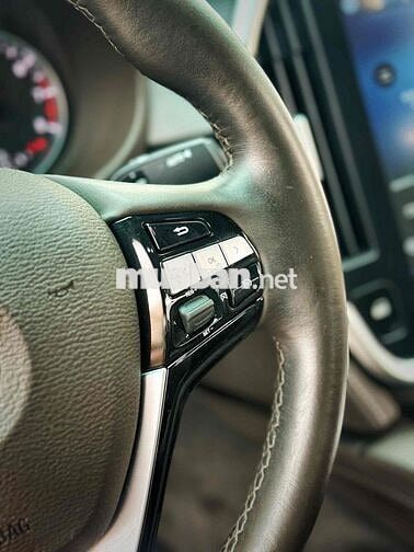 VinFast Lux A2.0 2023 - 30000 km
