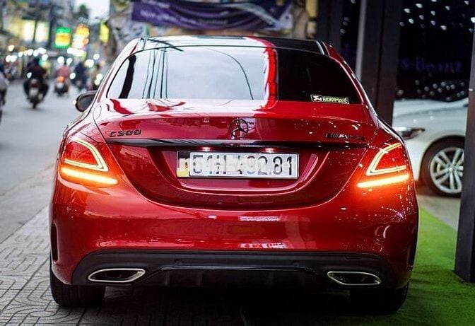 Mer C300 AMG facelift sx20 (Đỏ/Đen) -46000km